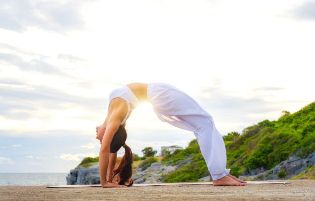 Ashtanga Yoga - Khám phá lợi ích và những lưu ý quan trọng khi tập Ashtanga Yoga