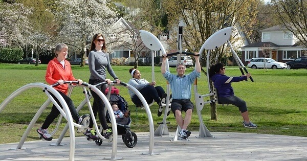 Các bài tập thể dục hiệu quả và phổ biến tại công viên mà bạn nên biết
