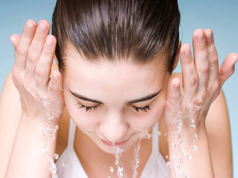 Cách làm sạch da mặt hàng ngày giúp loại bỏ bã nhờn hiệu quả và giữ cho làn da luôn sạch và tươi