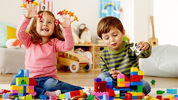 Tìm kiếm đồ chơi phù hợp theo độ tuổi của bé: Hướng dẫn và gợi ý cho bậc phụ huynh